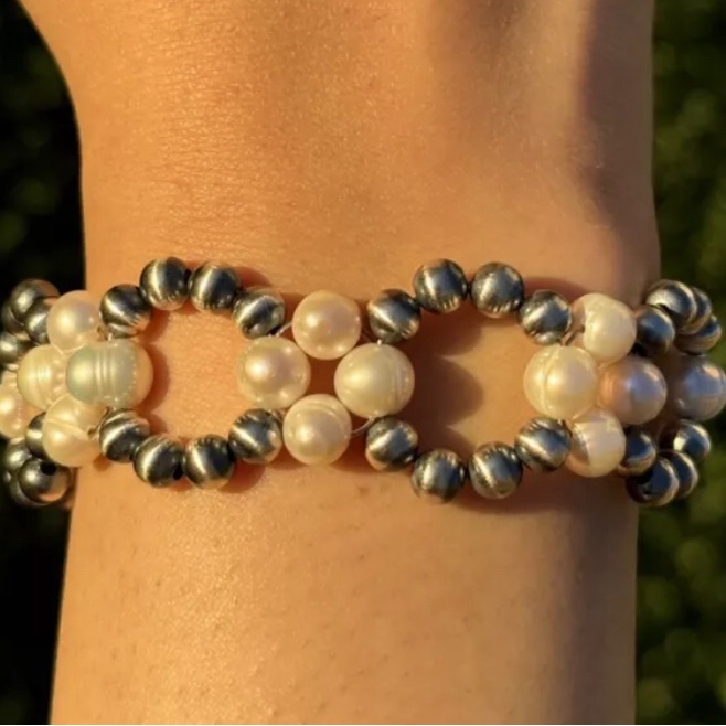 Floral Sterling Silver Freshwater Pearls Bead Bracelet. 7 Inch